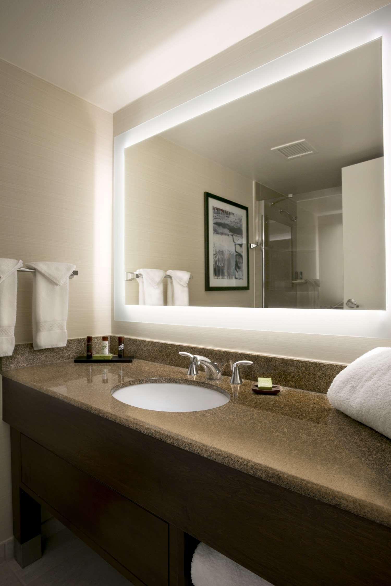 Embassy Suites Cleveland - Beachwood Dış mekan fotoğraf
