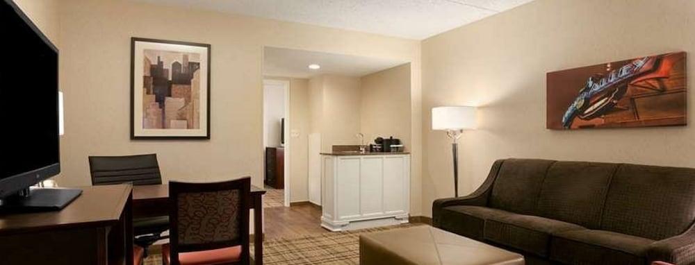 Embassy Suites Cleveland - Beachwood Dış mekan fotoğraf