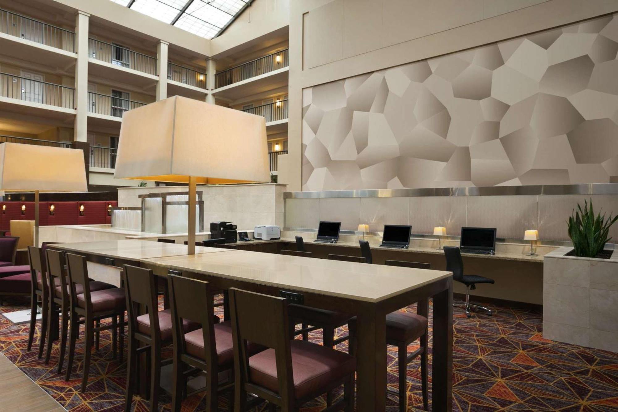 Embassy Suites Cleveland - Beachwood Dış mekan fotoğraf