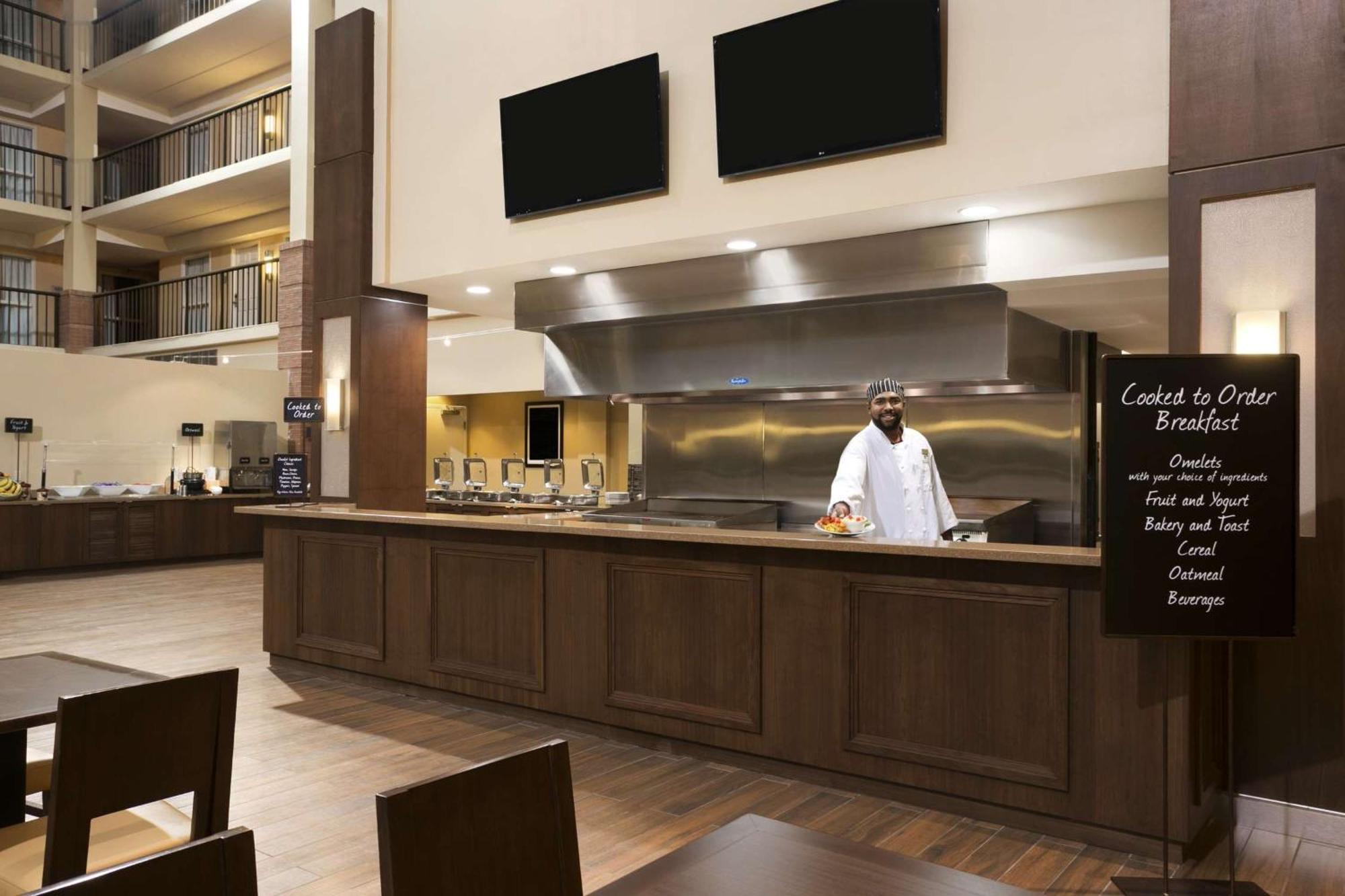 Embassy Suites Cleveland - Beachwood Dış mekan fotoğraf
