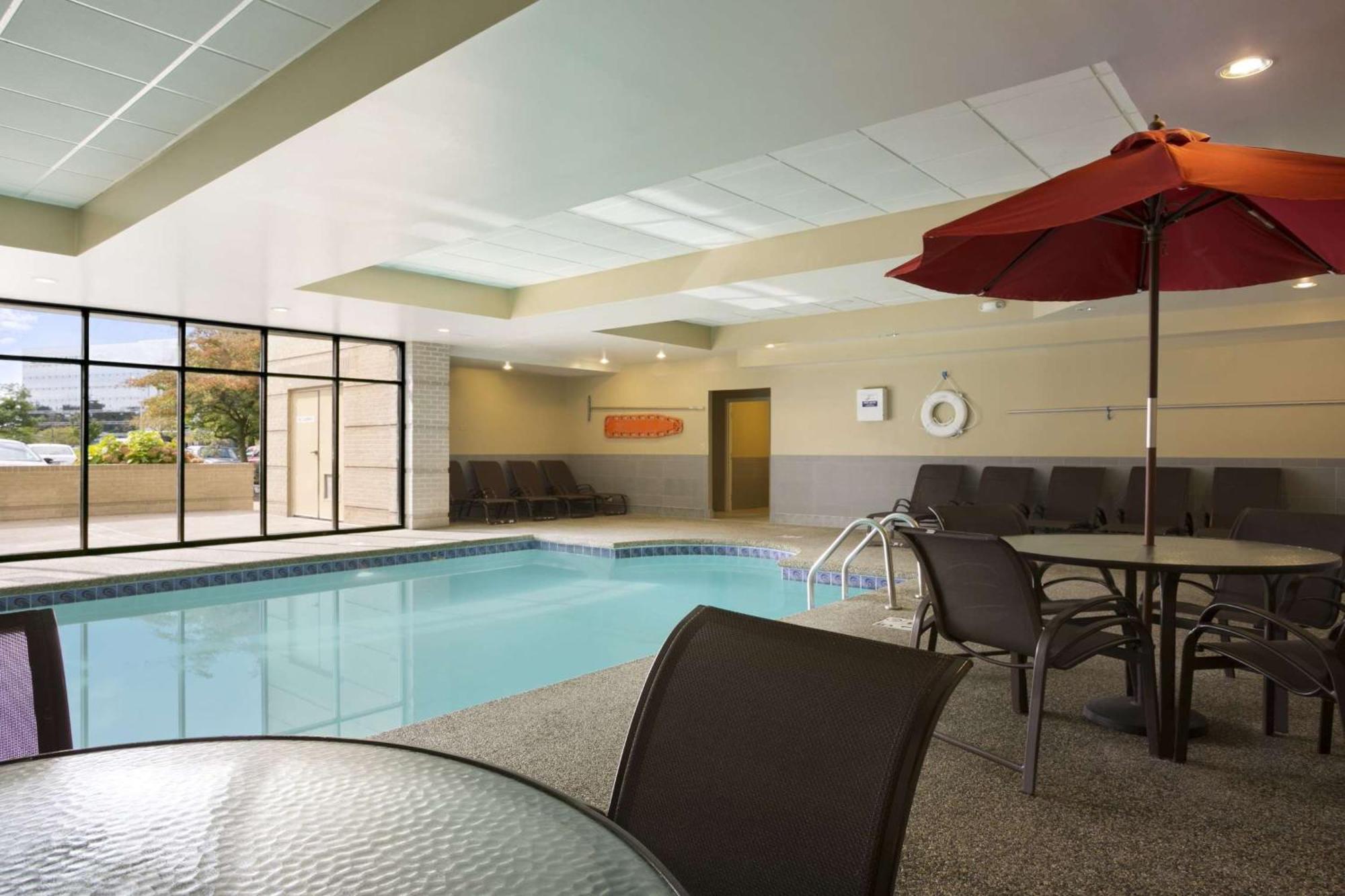 Embassy Suites Cleveland - Beachwood Dış mekan fotoğraf