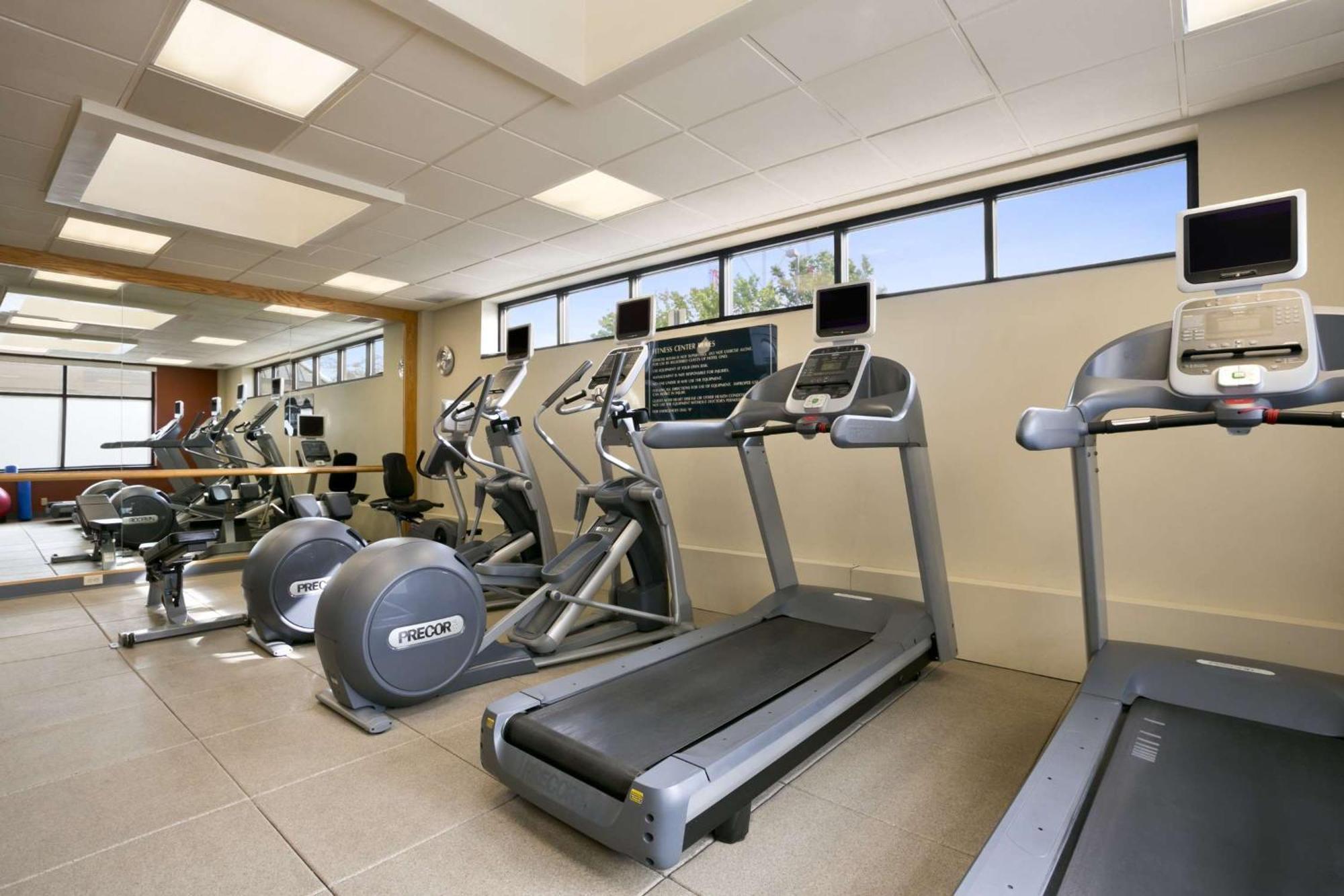 Embassy Suites Cleveland - Beachwood Dış mekan fotoğraf